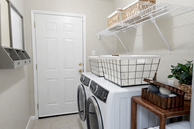 Photo - Chateau Audubon Apartments