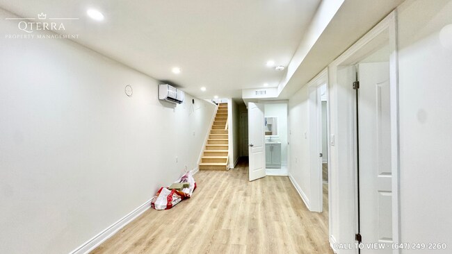 Photo - 261 Dixon St