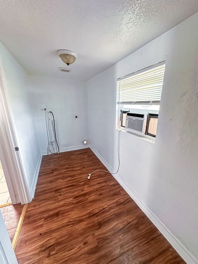 Photo - 3114 Avenue M 1/2