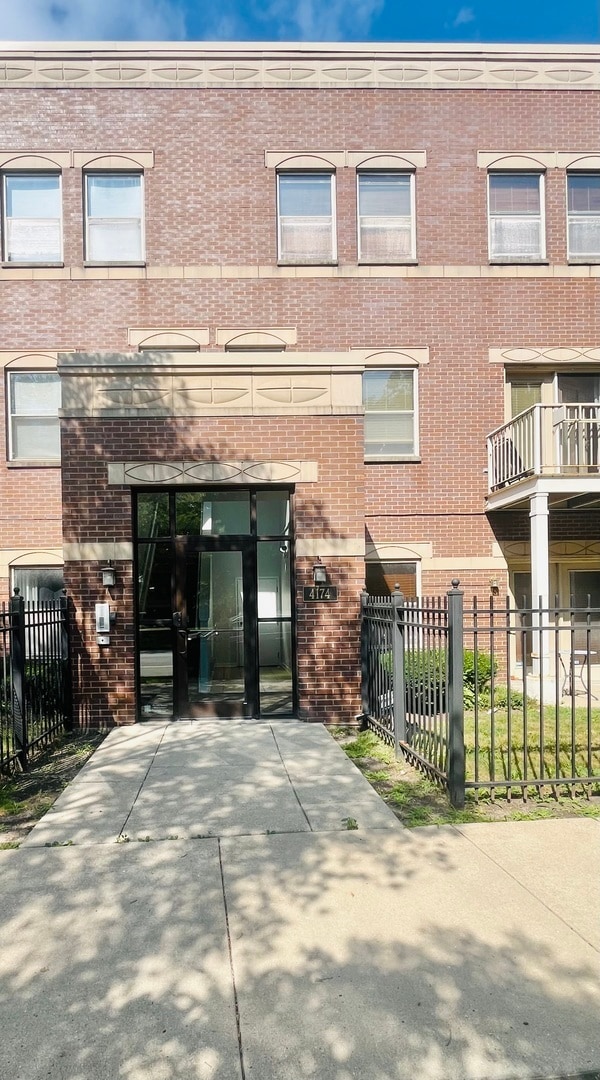 Building Photo - 4174 S Drexel Blvd Rental