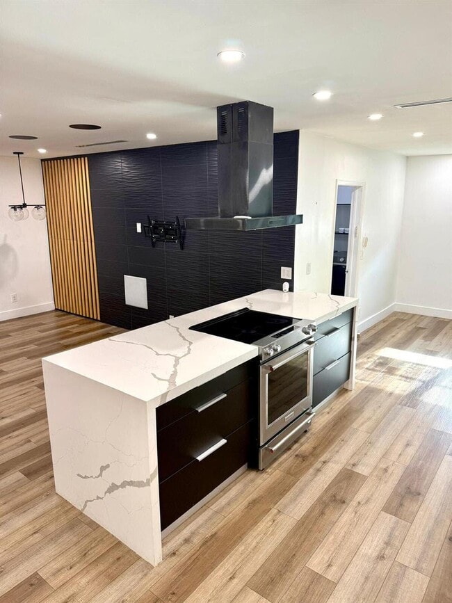 Photo - 4411 Thomas St