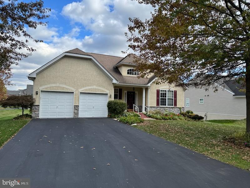 Photo - 302 Whitestone Rd