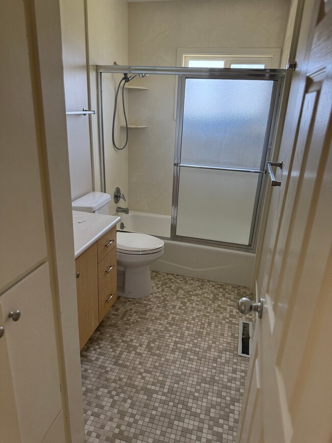 394 E Parrish Ln Unit 1