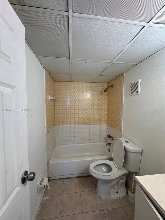 Building Photo - 1756 NW 55th Ave Unit 101
