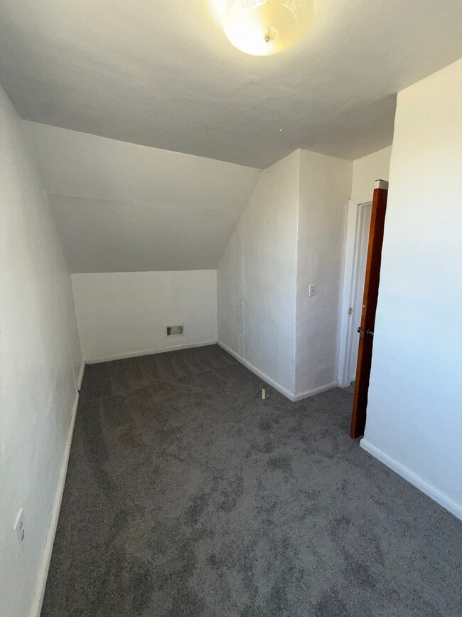 Photo - 634 Damon St