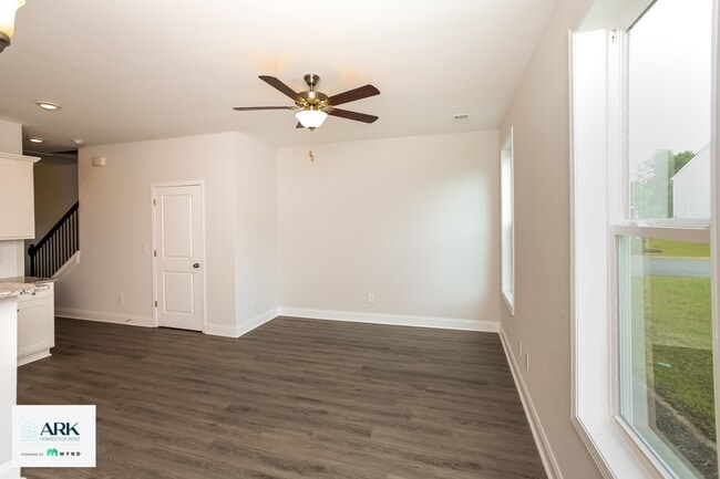 Photo - 122 Sidney Walk Ln