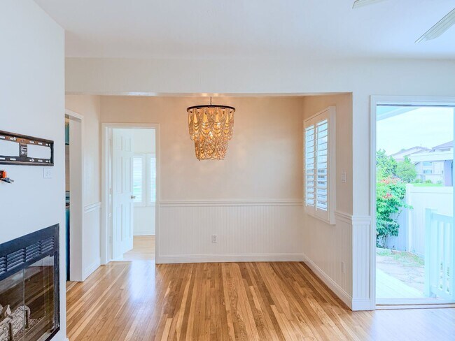 Photo - Hollywood Beach | 3 Bedroom + 2 Bathroom H...