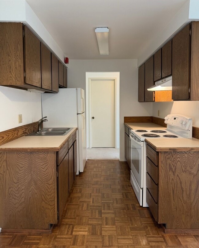 Photo - 1 Bed / 1 Bath Houghton condo in Kirkland $1,795/month Unit 325
