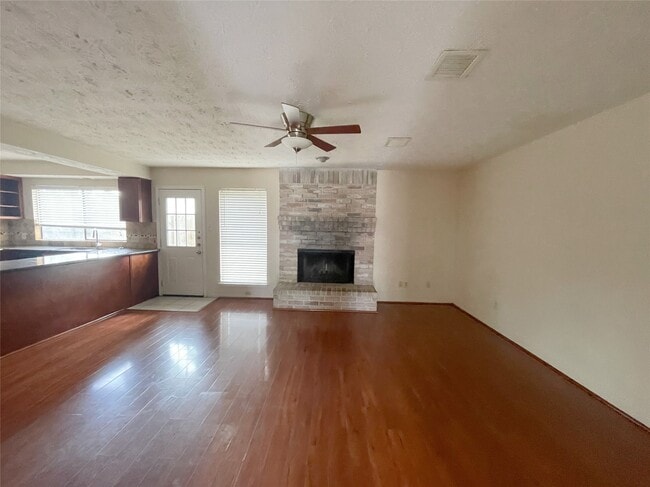 Photo - 1907 Liberty Point Ln