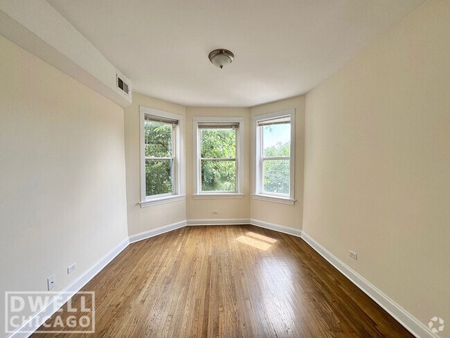 Building Photo - 2816 N Troy St Unit 2F Rental
