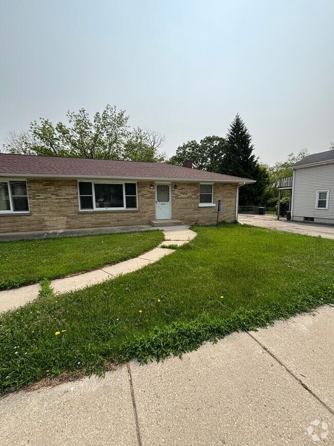 Building Photo - MB 8205-8207 Antioch Rd Unit 8207 Rental