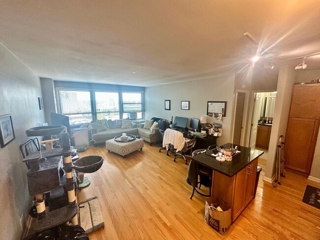 Photo - 4180 N Marine Dr Unit 1608
