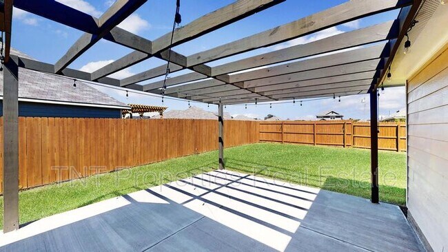 Photo - 812 Mockingbird St