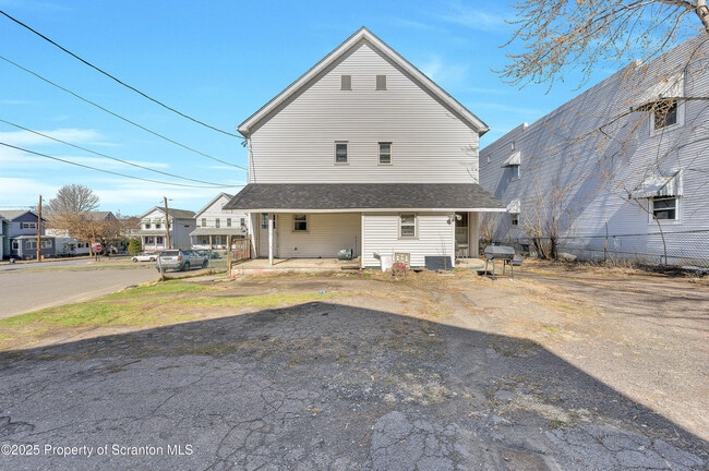 Photo - 535 N Franklin St