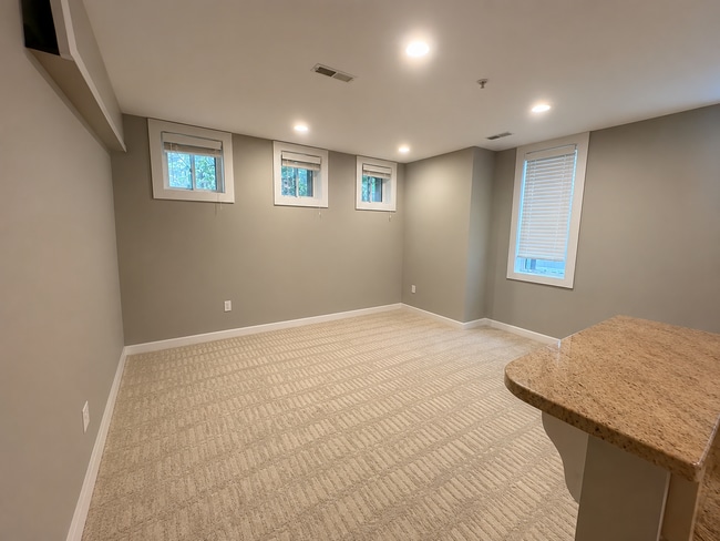 1900 11th St NW Unidad Basement