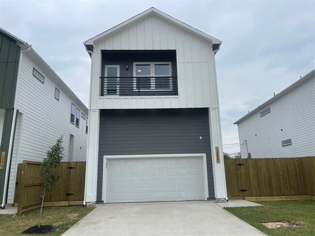 Photo - 12254 Kirkgard Dr House