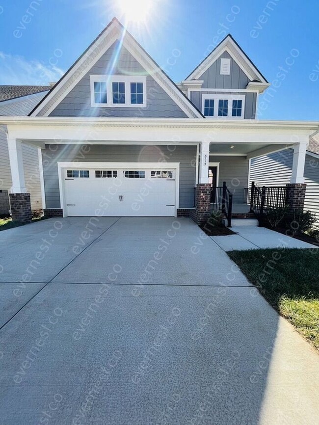 4-Bedroom, 2.5-Bathroom Home with Modern A... - 4-Bedroom, 2.5-Bathroom Home with Modern A...