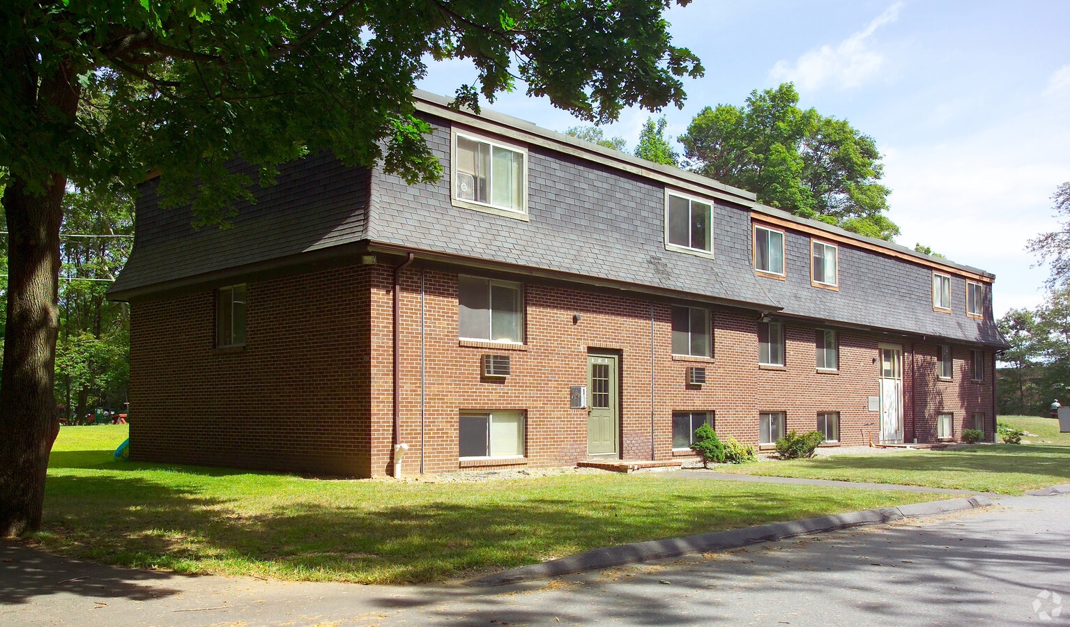 Photo - 85-87 Mechanic St Apartments