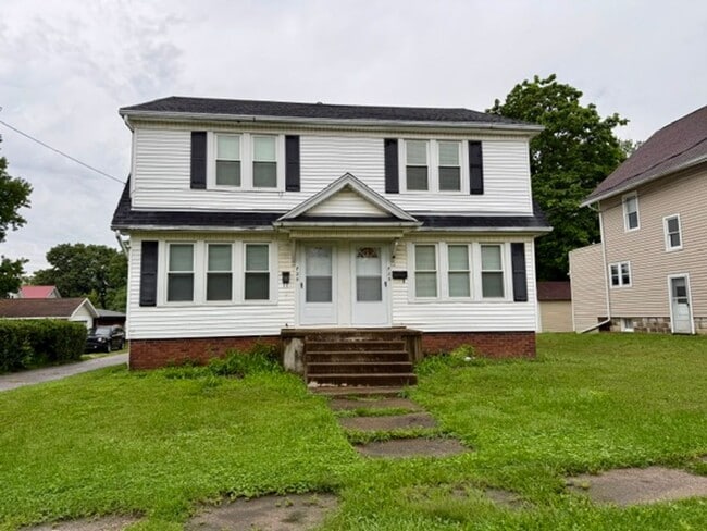 Building Photo - 723 Wick Ave Unit 723