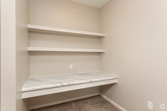 1BR, 1BA - 843SF Built-In Desk and Work Space