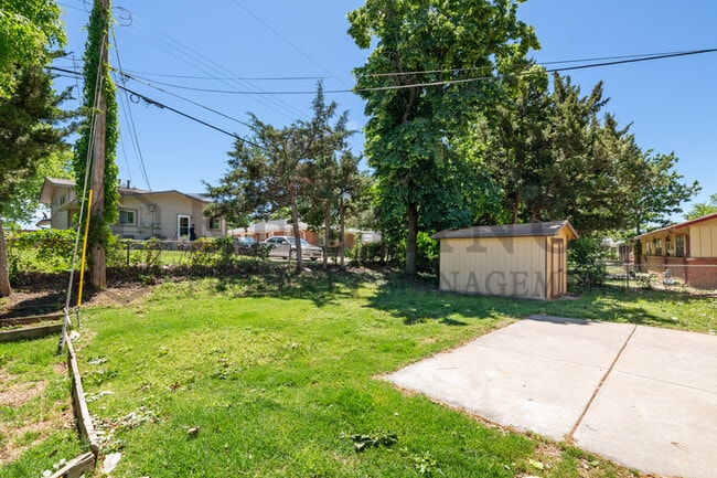 Photo - 860 Fabrique St