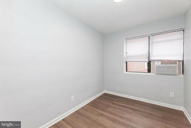 Photo - 2100 Channing St NE Unidad 1C