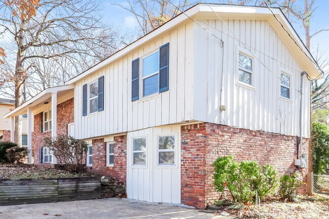 Photo - 629 16th Terrace Cir NW