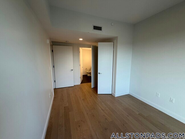 Photo - 55 Brighton Ave Unidad 513