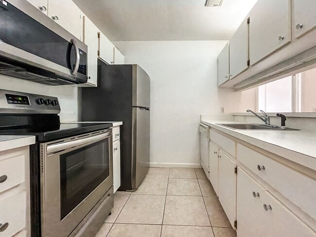 Photo - ROOM FOR RENT Charming 1/1 in University T...