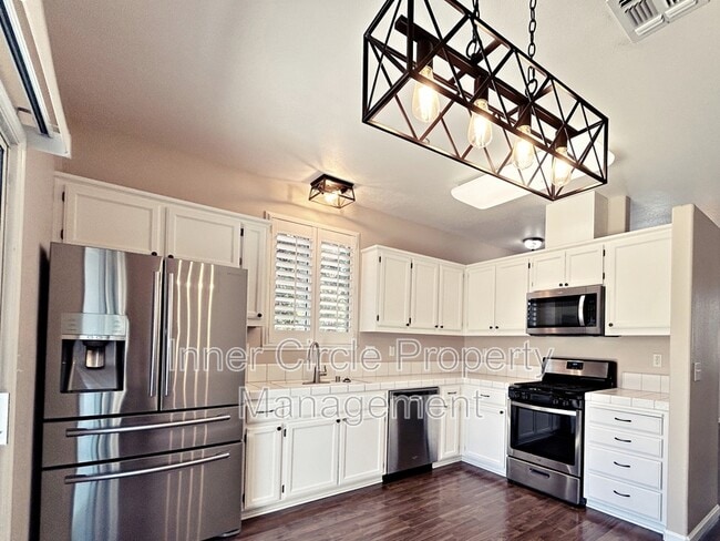Photo - 253 Creektrail Ct