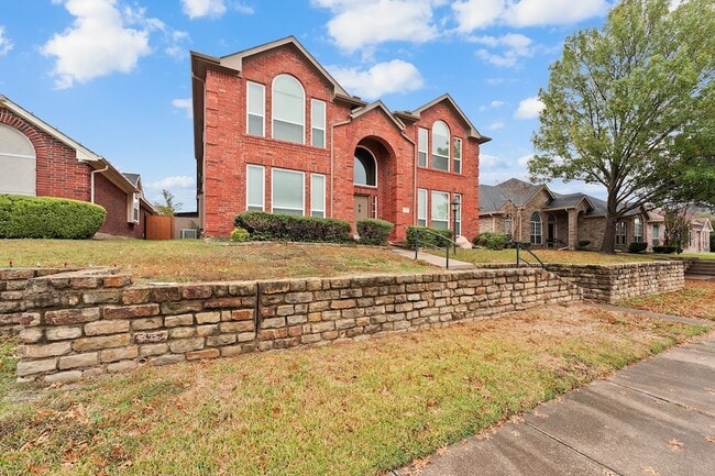 1226 Rivercrest Dr