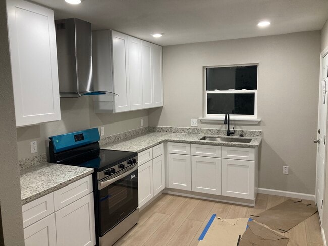 Photo - 2627 32nd Ave N