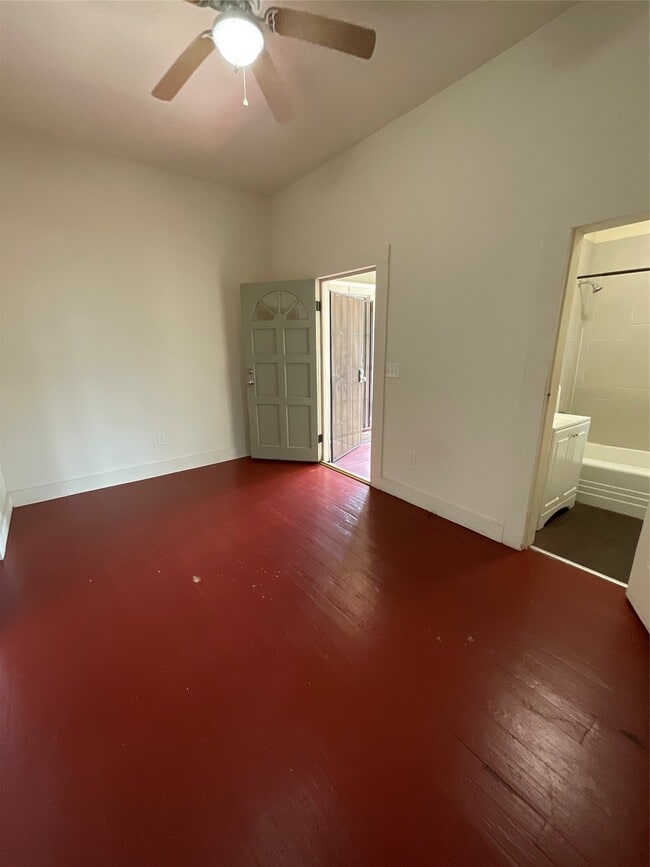 Photo - 6737 Ave E