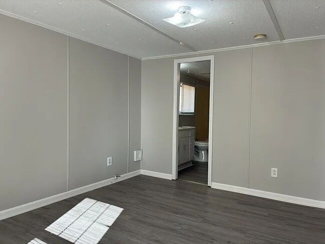 Photo - 2 Crosby Ln