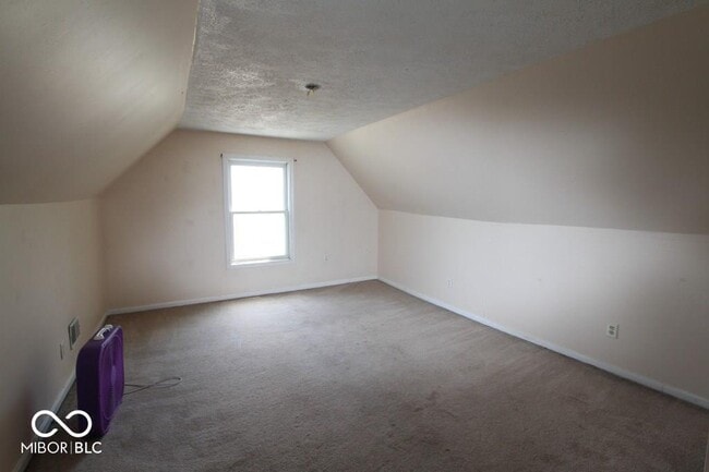 Photo - 879 S Tompkins St