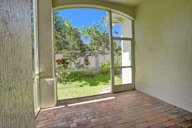 Photo - 606 W Circle Dr
