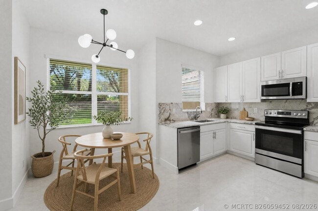 10941 Bitternut Hickory Ln