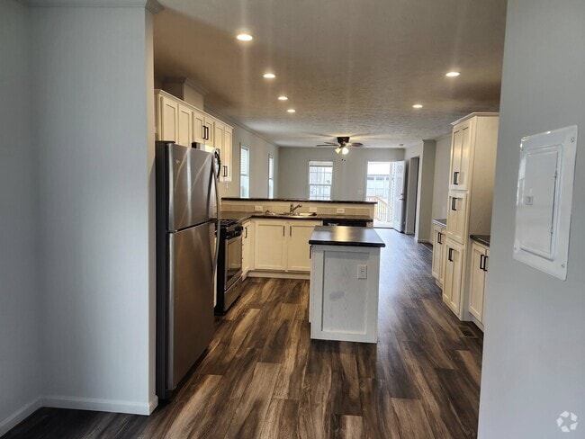 Building Photo - 3660 S Lapeer Rd Rental