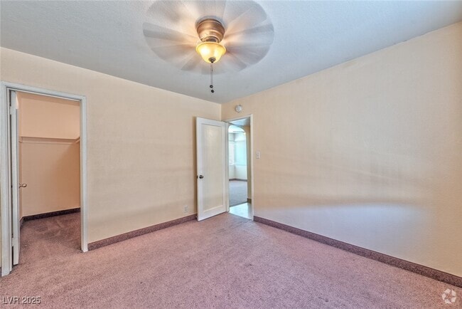 Building Photo - 216 N 10th St Unit 2 Rental