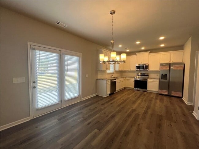 Photo - 213 Creek View Pl