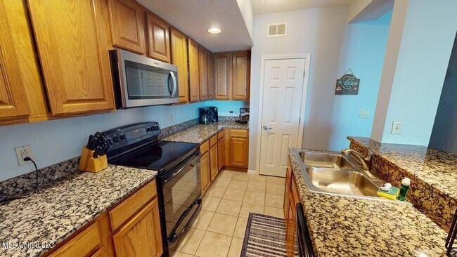 Photo - 2228 Beach Dr Unidad 1304
