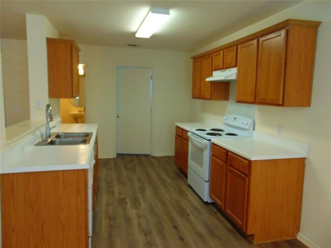 Photo - 1000 Kenneys Way