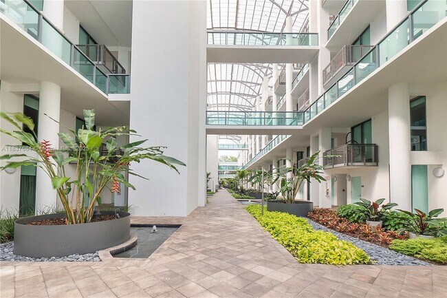 Photo - 6000 Collins Ave Unit 527