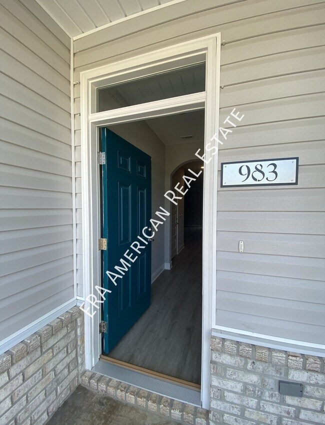 Photo - 983 Skylark Rd