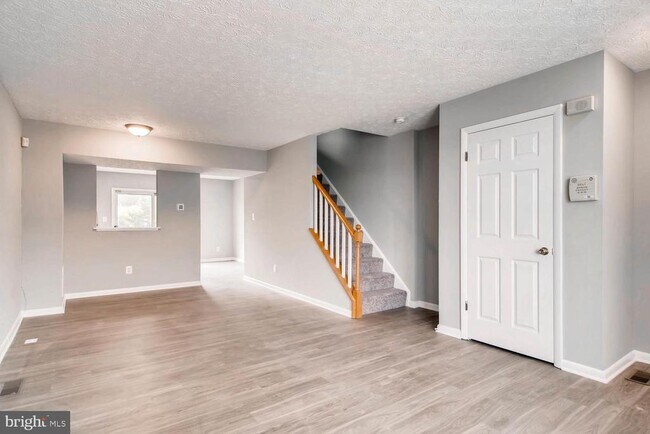 Photo - 1315 SPRING Ct