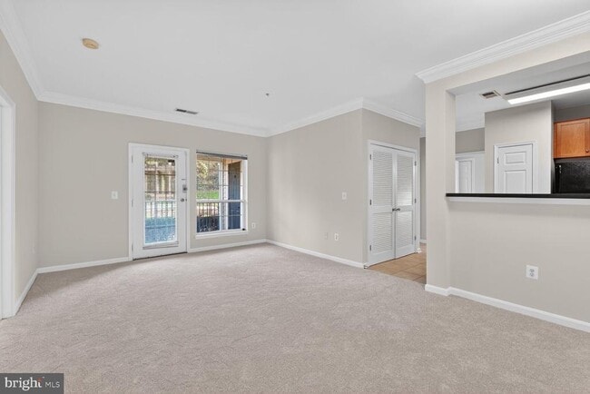 Photo - 4860 Eisenhower Ave Unit 190