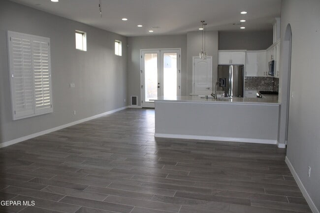 Photo - 754 Flexford St