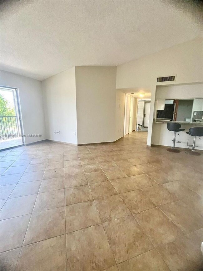 Building Photo - 20681 NE 4th Pl Unit 202-202 Rental