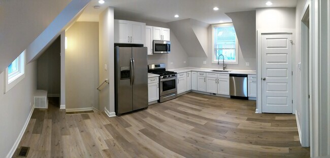 kitchen living area - 1314 Judson Ave Unit Coach House