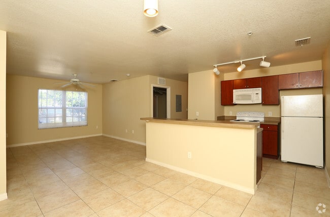 1BR/ 1BA - Dining & Kitchen